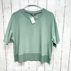 Cobble Lane Crop Women Size M Crewneck Green Silky Knit Bottom Hem Short Sleeve
